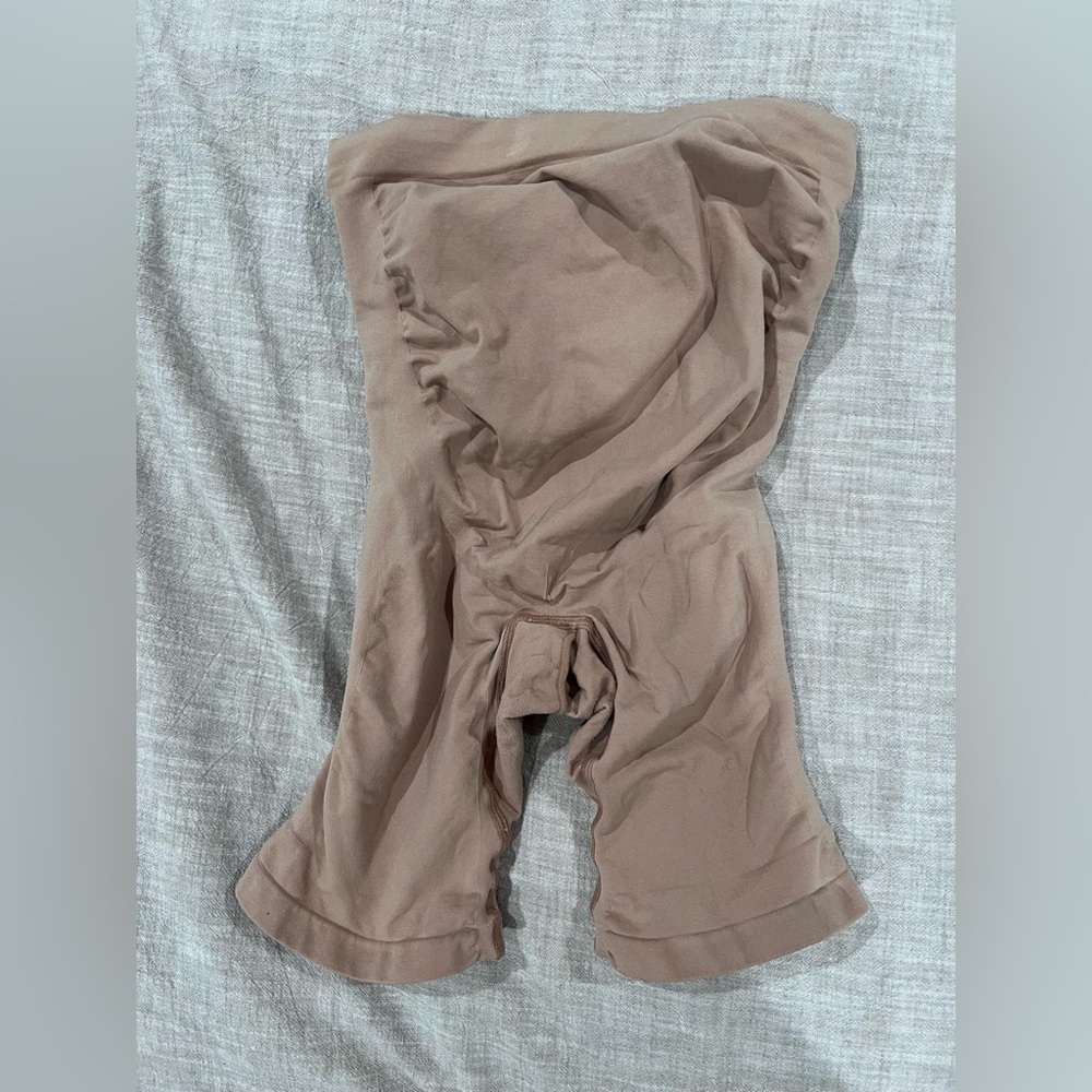 Skims maternity sculpting short S/M - sienna